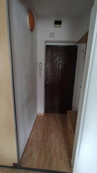 Apartament cu 2 camere semidecomandat în Gorjului