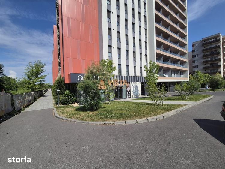Spațiu comercial, de 80 mp, în Tractorul