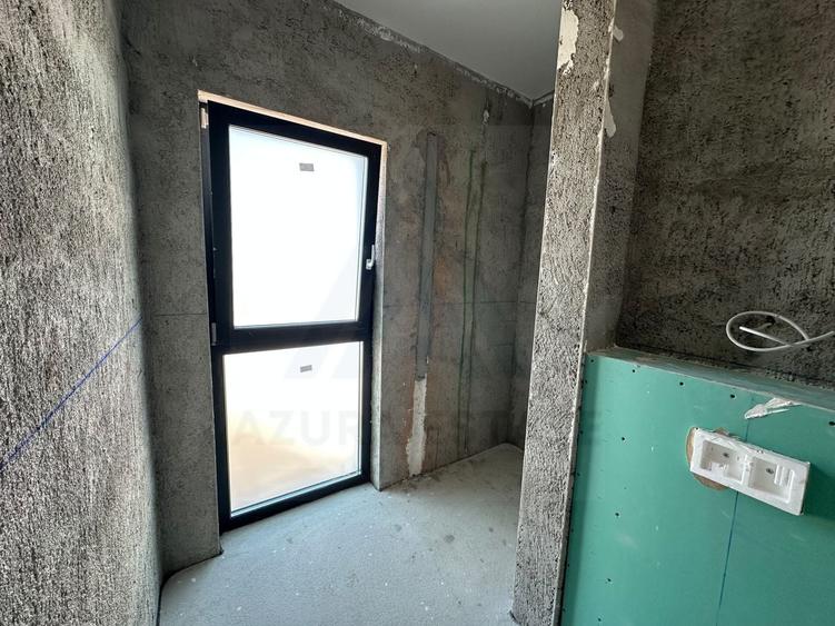 Casă individuală cu 4 camere cu Canalizare în Exterior Sud