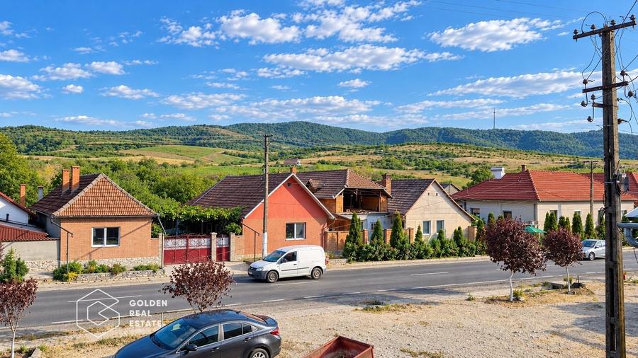 Casă individuală cu 7 camere cu Canalizare în Mâsca