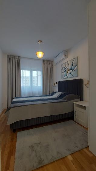 Apartament cu 3 camere semidecomandat, mobilat în Berceni