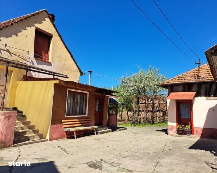 Casă cu 6 camere cu Teren 2150 Mp în Orăștioara de Sus