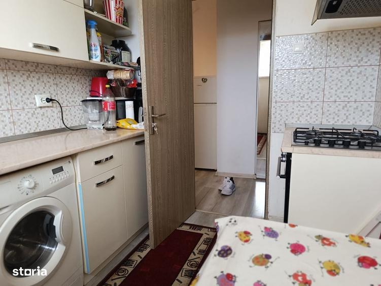 Apartament cu 2 camere decomandat în Rovine
