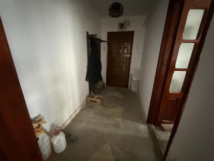 Apartament cu 2 camere semidecomandat în Zimbru