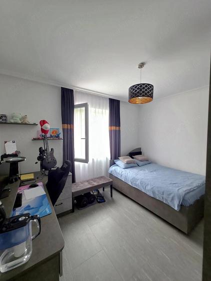 Apartament cu 3 camere decomandat, mobilat în Chișoda
