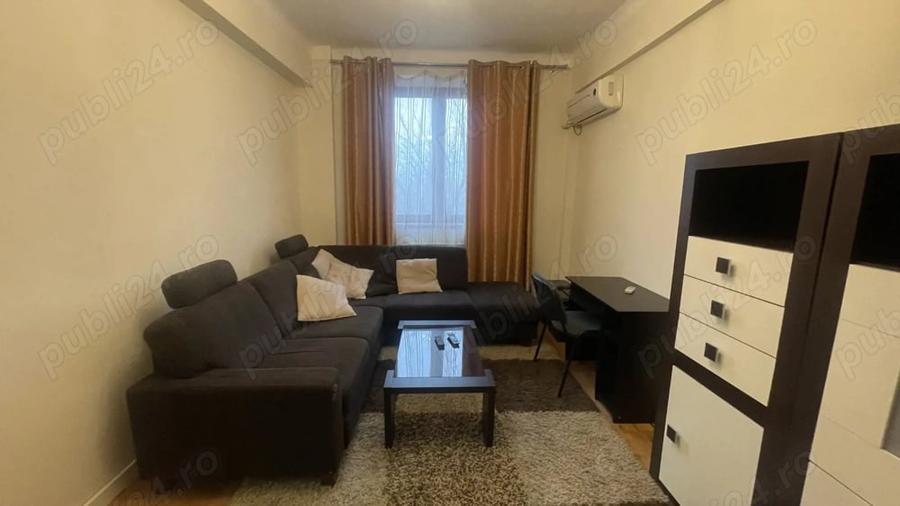Garsonieră decomandată în Central