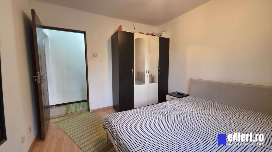 Apartament cu 3 camere în Basarabia