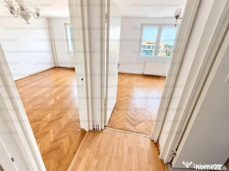 Apartament cu 3 camere decomandat în Calea București