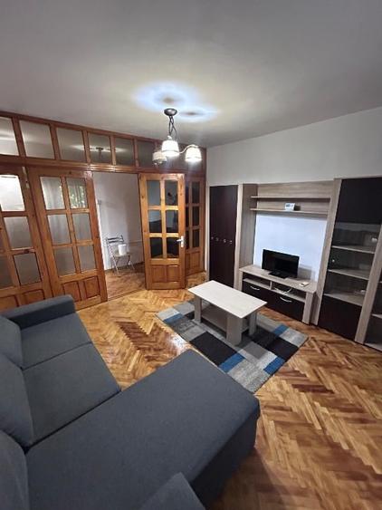 Apartament cu 2 camere decomandat, mobilat în Calea București