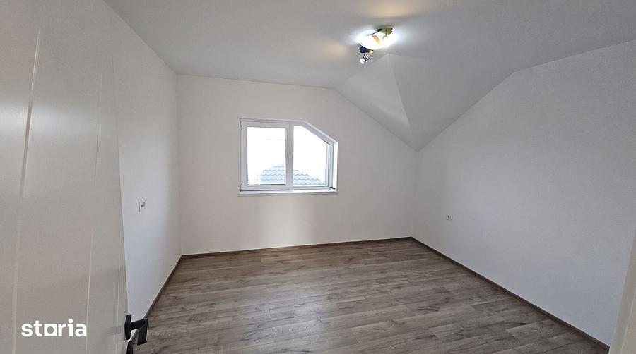 Casă cu 5 camere cu Teren 500 Mp în Exterior Vest