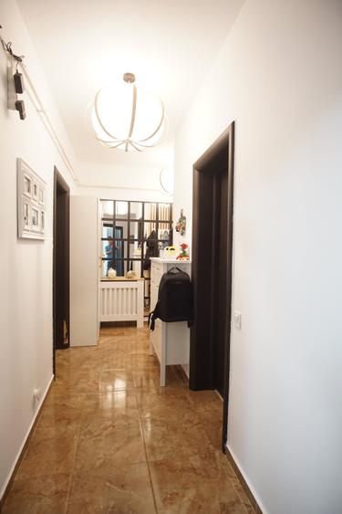 Apartament cu 3 camere decomandat în Fundeni