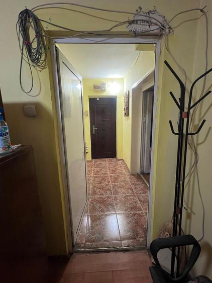 Apartament cu 3 camere decomandat în Brazda lui Novac