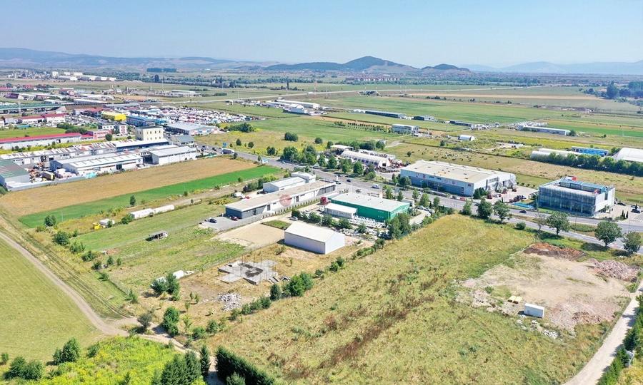 Teren Construcții intravilan de 20400 mp, în Stupini