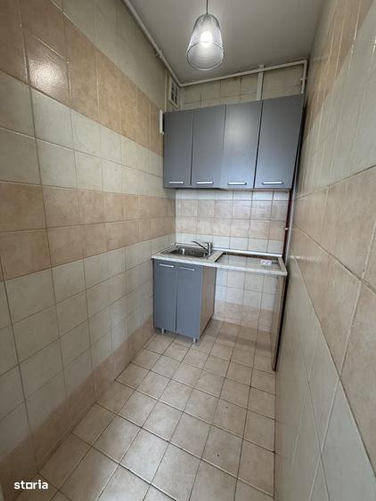 Calea Victoriei, apt. 3 camere, renovat,etaj 8, balcon, bloc solid - 9