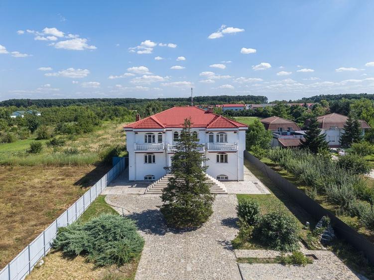 Casă individuală cu 11 camere cu Piscina în Corbeanca