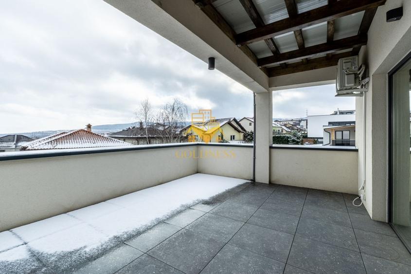 Duplex cu 6 camere cu Canalizare în Europa