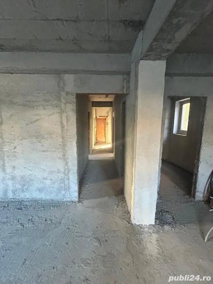 Casă cu 6 camere cu Teren 500 Mp în Titan