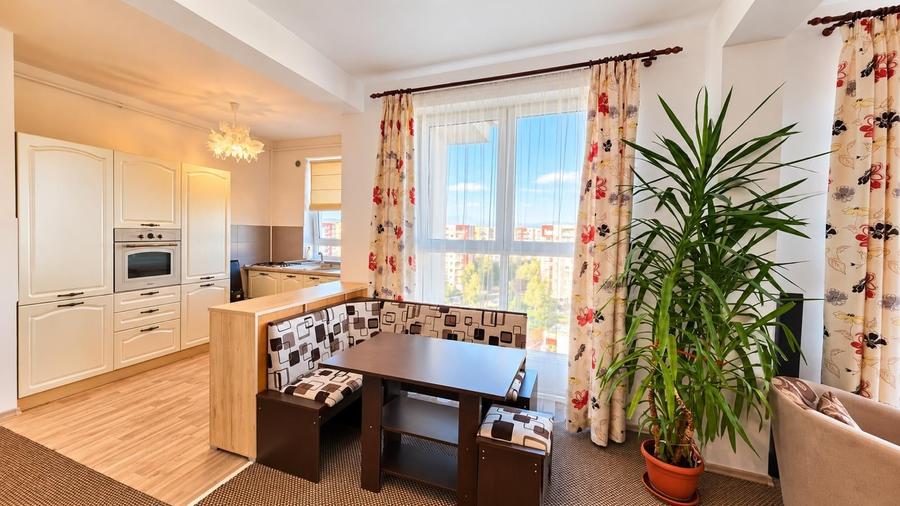 Penthouse cu 2 camere decomandat în Avantgarden