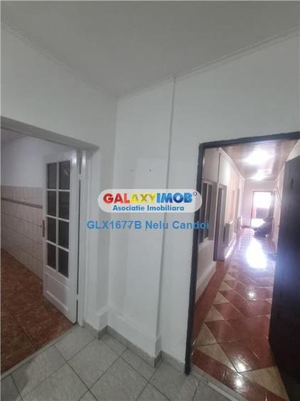 Casă cu 6 camere cu Garaj în Ferentari