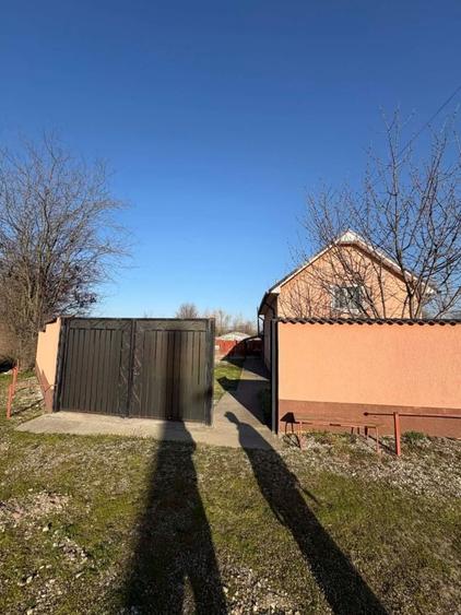 Casă cu 4 camere în Găneasa