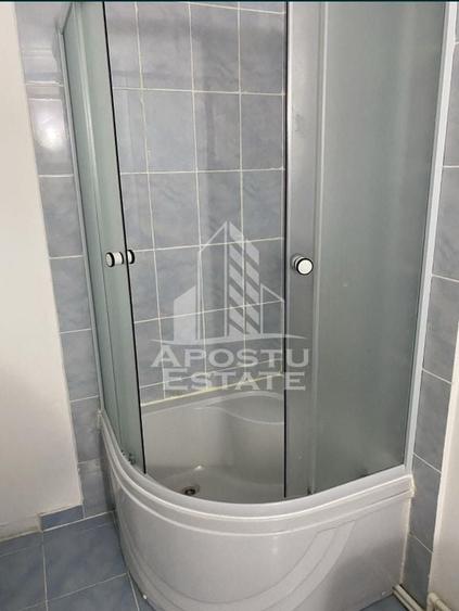 Garsonieră decomandată în Mehala