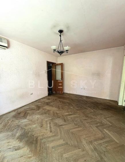 Apartament cu 3 camere semidecomandat în Tomis IV