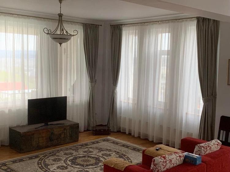 Casă individuală cu 5 camere cu Garaj în Copou