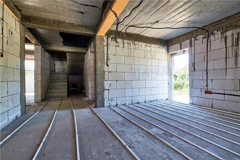 Casă individuală cu 3 camere cu Teren 1056 Mp în Mihail Kogălniceanu