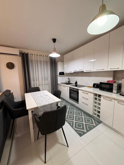 Apartament cu 2 camere semidecomandat în Cetate