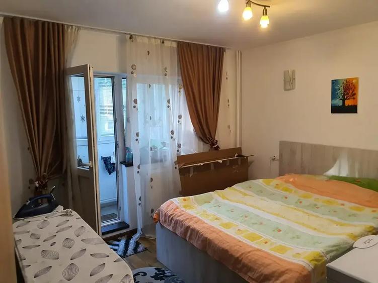 Apartament cu 3 camere decomandat, mobilat în 13 Septembrie
