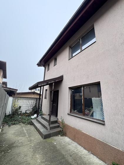 Casă cu 3 camere cu Teren 164 Mp în Dobroești
