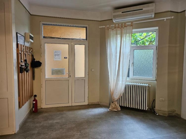 Casă cu 5 camere cu Teren 153 Mp în Podgoria