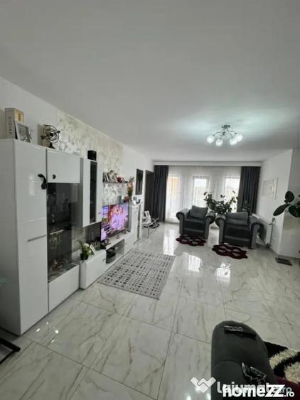 Casă cu 4 camere cu Teren 720 Mp în Satu Nou de Sus