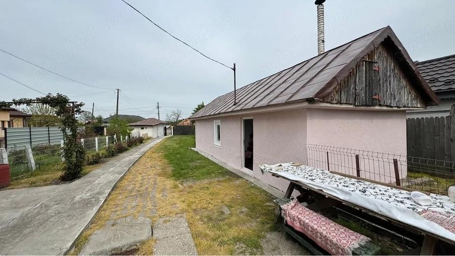 Casă cu Teren 5500 Mp în Bălteni