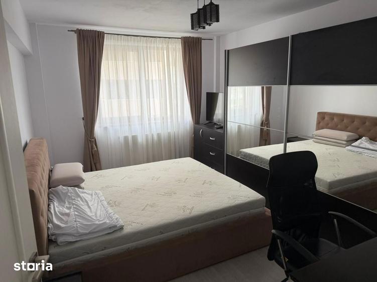 Apartament cu 3 camere decomandat, mobilat în Tolstoi