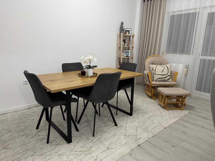 Apartament cu 3 camere decomandat în Central