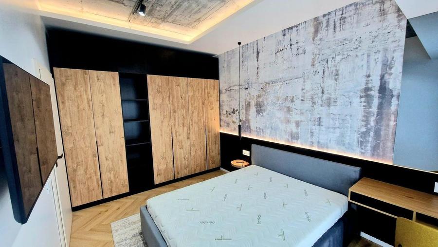 Apartament cu 2 camere decomandat, mobilat în Universitate