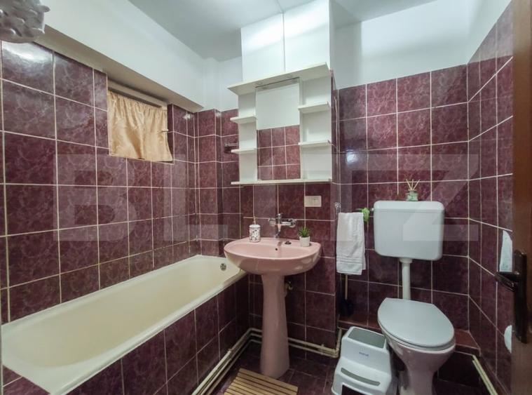 Apartament cu 4 camere decomandat, mobilat în Micro 16