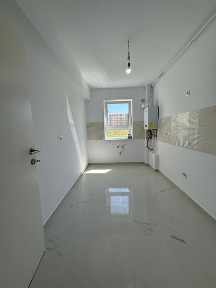Apartament cu 2 camere decomandat în Tractorul — fotografia 3