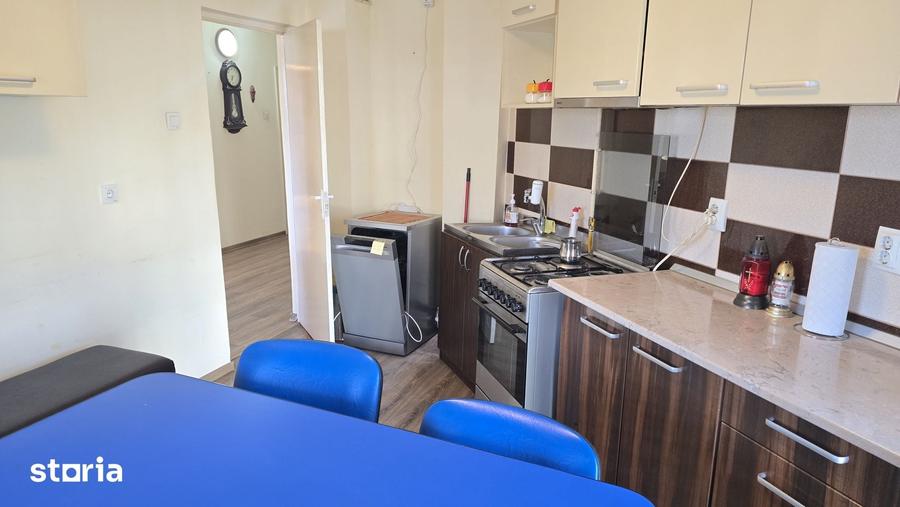 Apartament cu 4 camere în Decebal