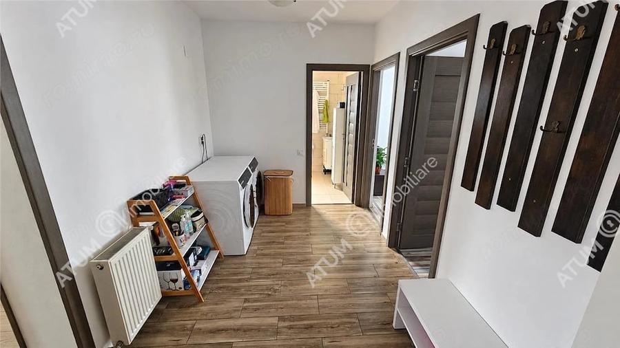 Apartament cu 3 camere decomandat în Sud