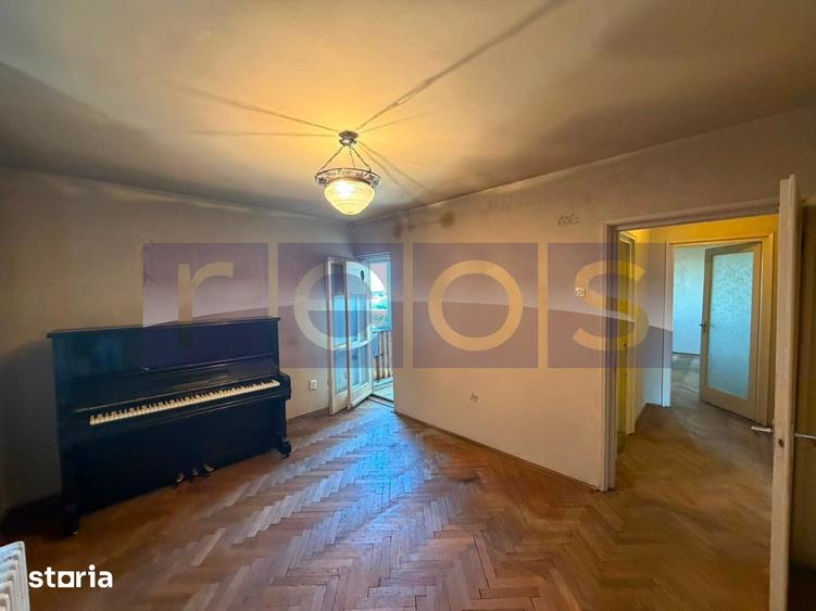 Apartament cu 3 camere decomandat în Tei