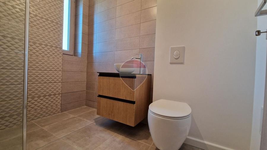 Duplex cu 4 camere cu Teren 250 Mp în Odăi