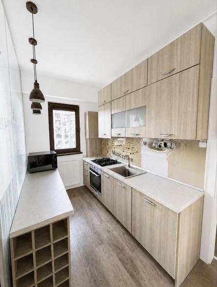 Apartament cu 3 camere decomandat în Titulescu