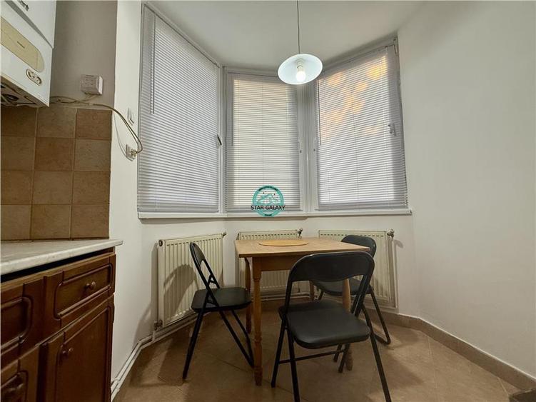 Apartament cu 3 camere decomandat, mobilat în Corina