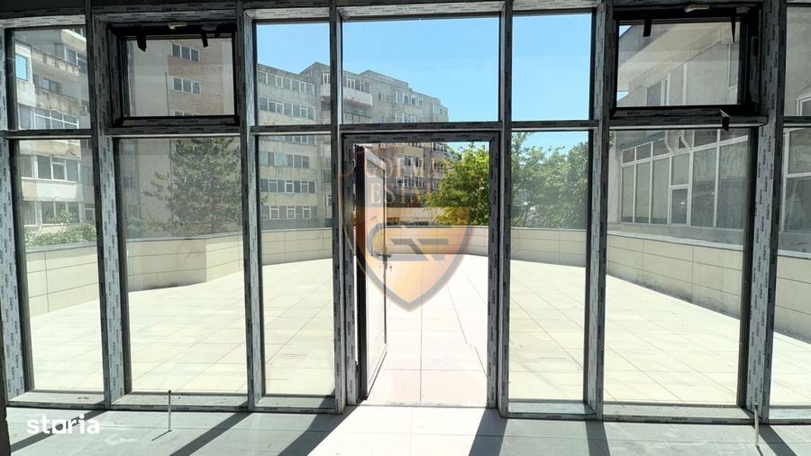 Spațiu comercial, de 920 mp, în Sud