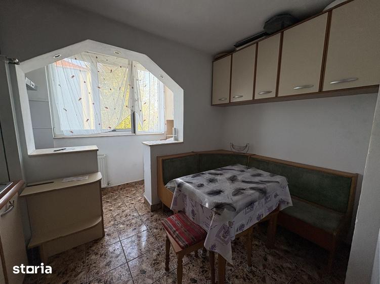 Apartament cu 3 camere în Iosia
