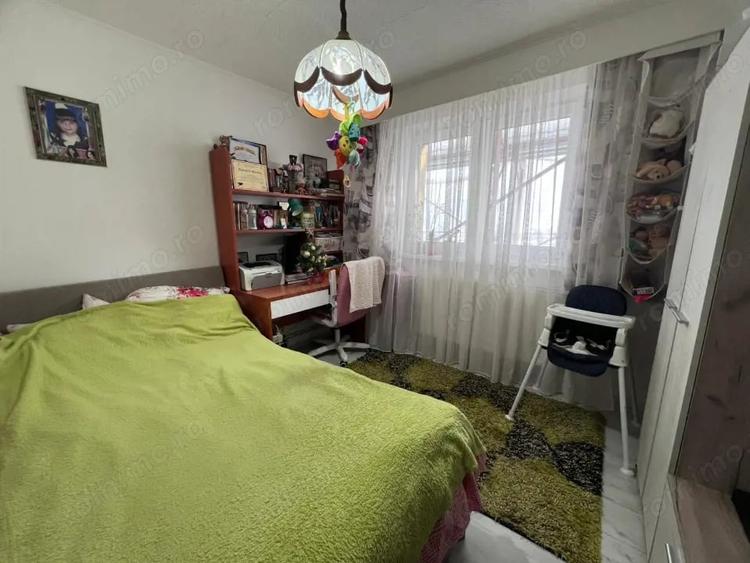 Apartament cu 2 camere decomandat în Micro 15