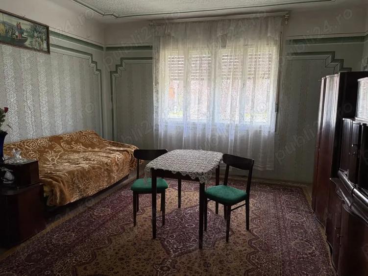 Casă cu 4 camere cu Teren 2500 Mp în Glimboca
