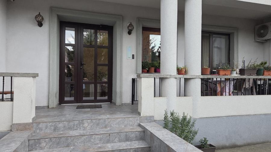 Apartament cu 2 camere decomandat, mobilat în Dumbrăvița